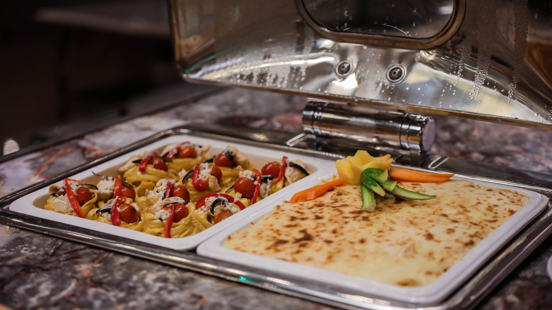 Hidangan utama bufet di Hotel Casablanca Jeddah