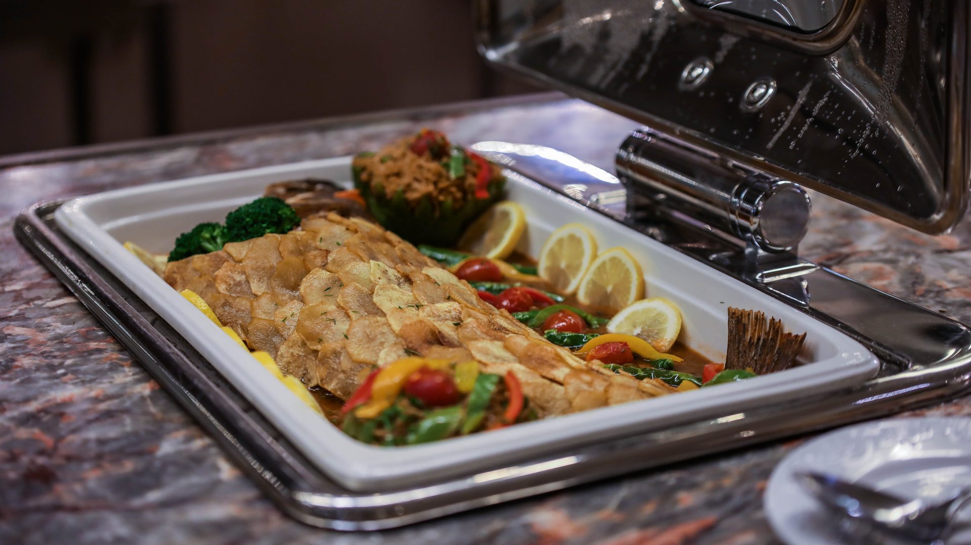 Hidangan ikan bufet di Hotel Casablanca Jeddah