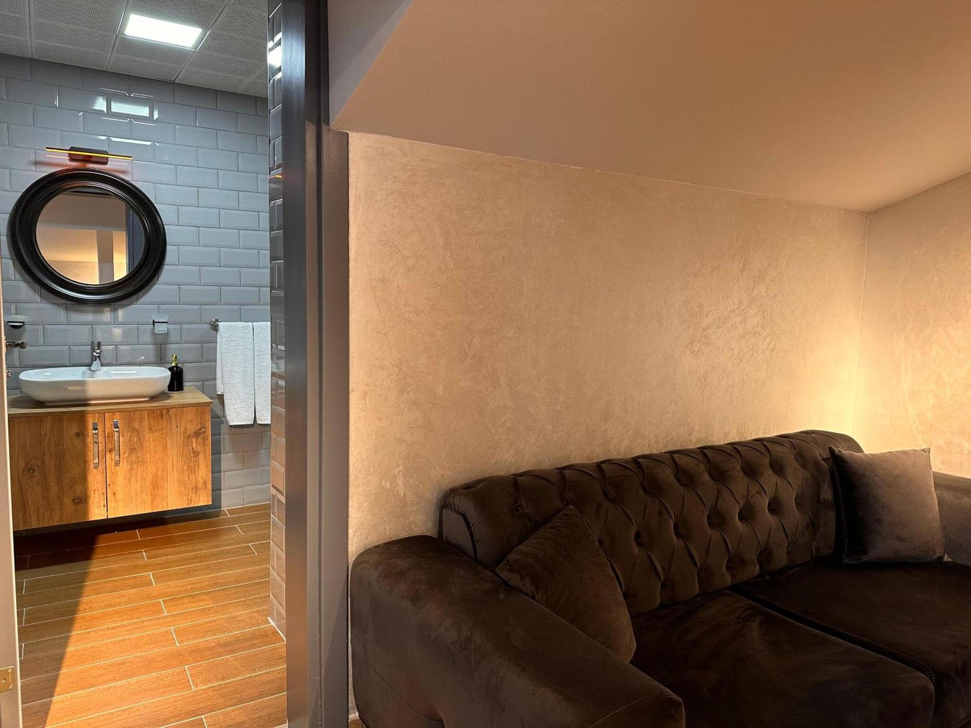 KA Hotel & Suites photo 2