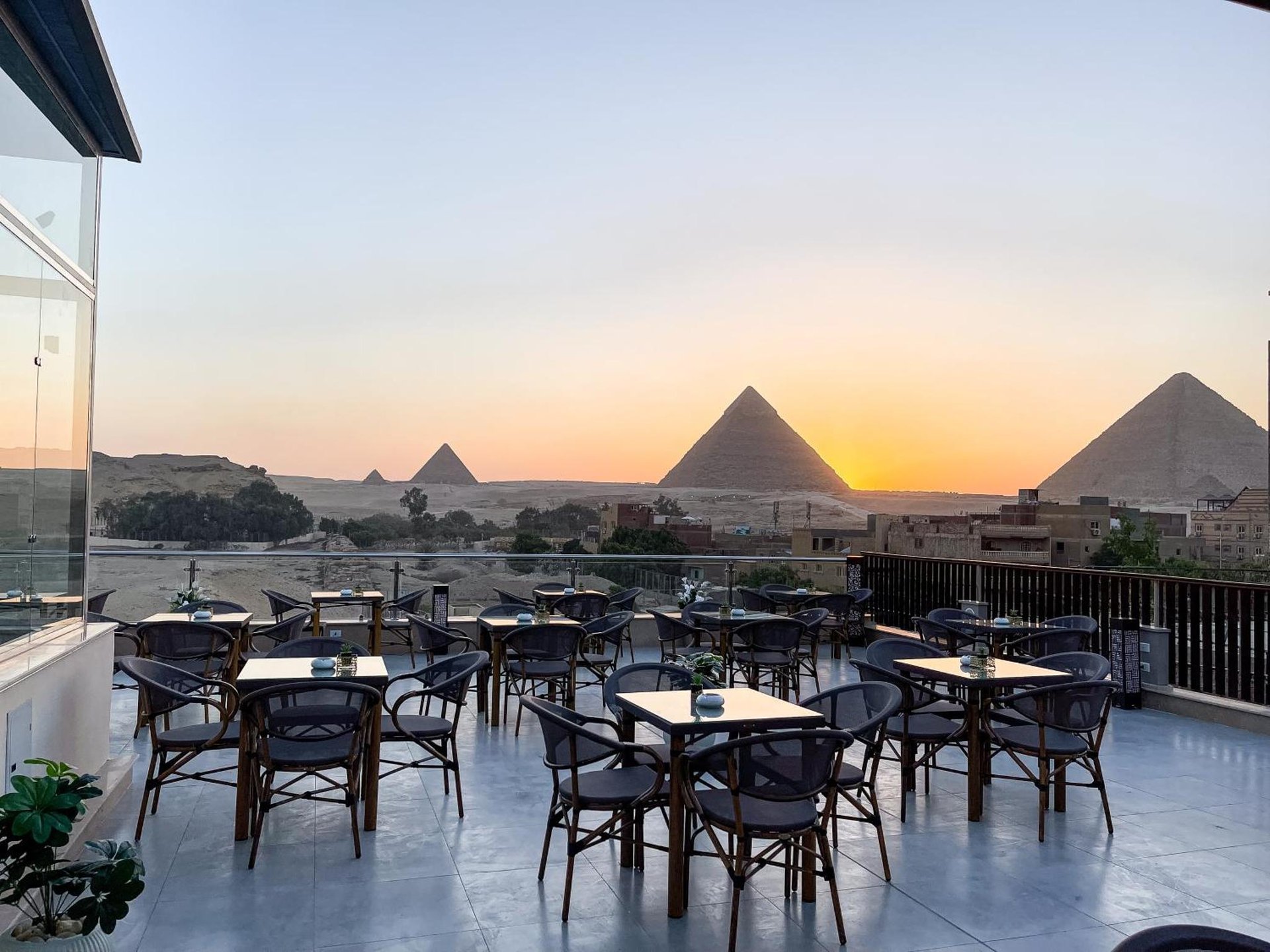 AKHNATON Pyramids View Hotel With Rooftop Access & free airport pickup photo 2