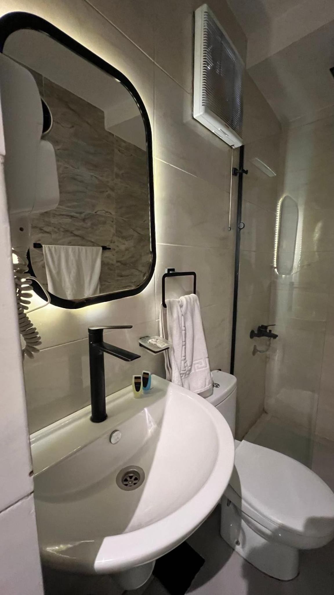 ATon Hotel photo 1