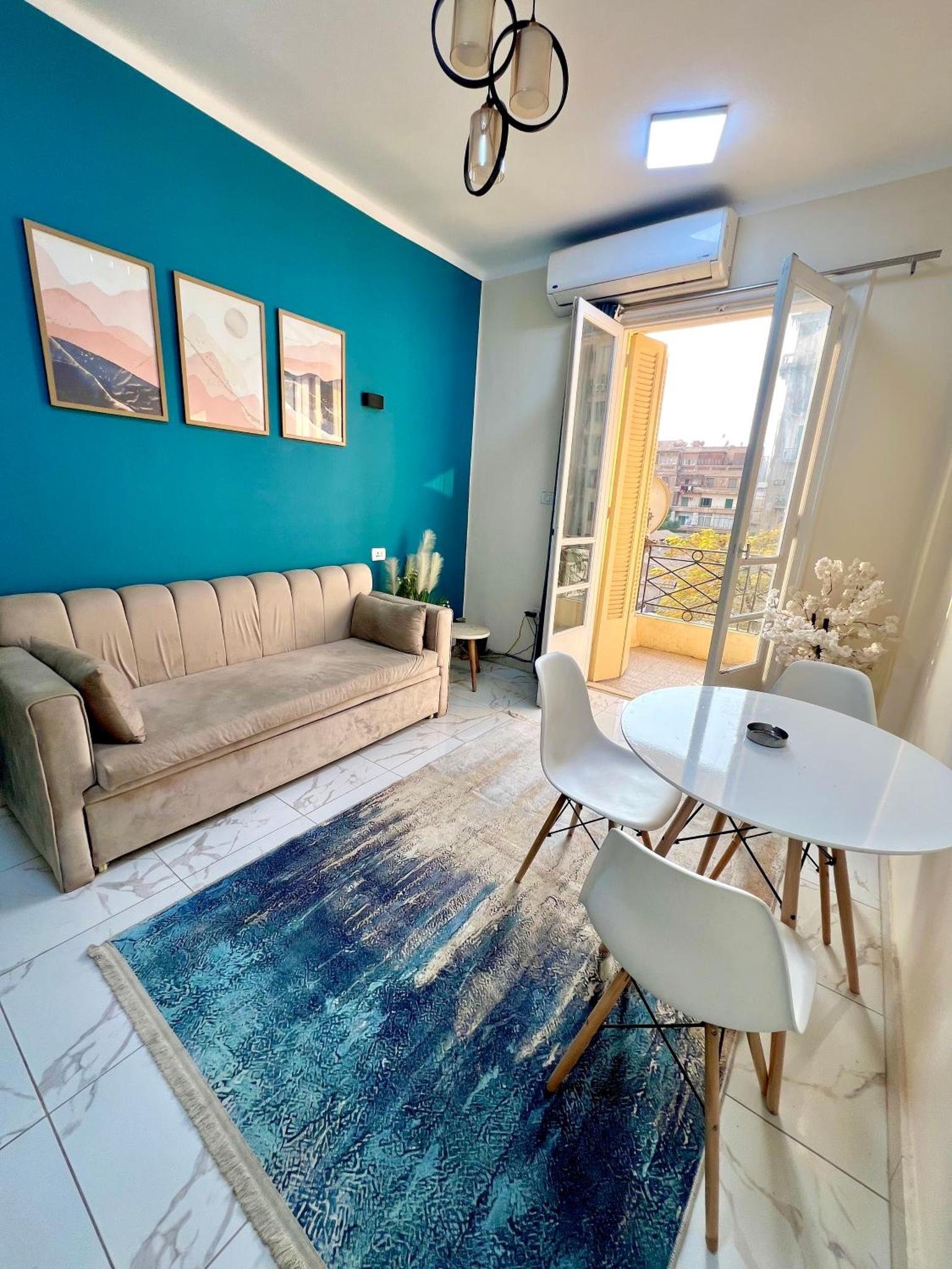 Cozy apartment in down town photo 3