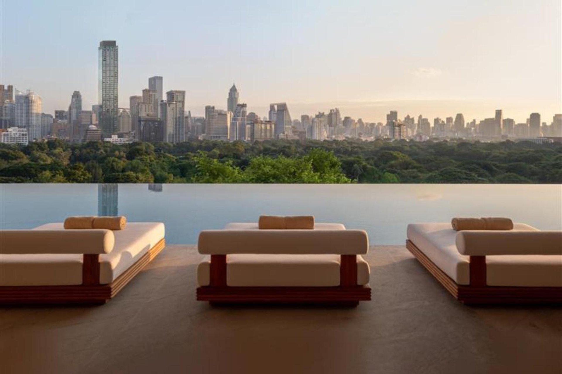 Dusit Thani Bangkok photo 1