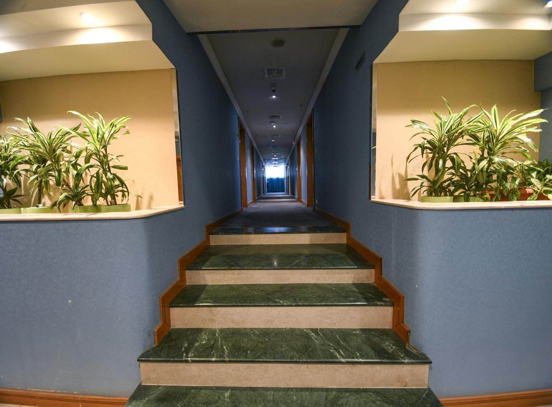 Juffair Grand Hotel - Image 4