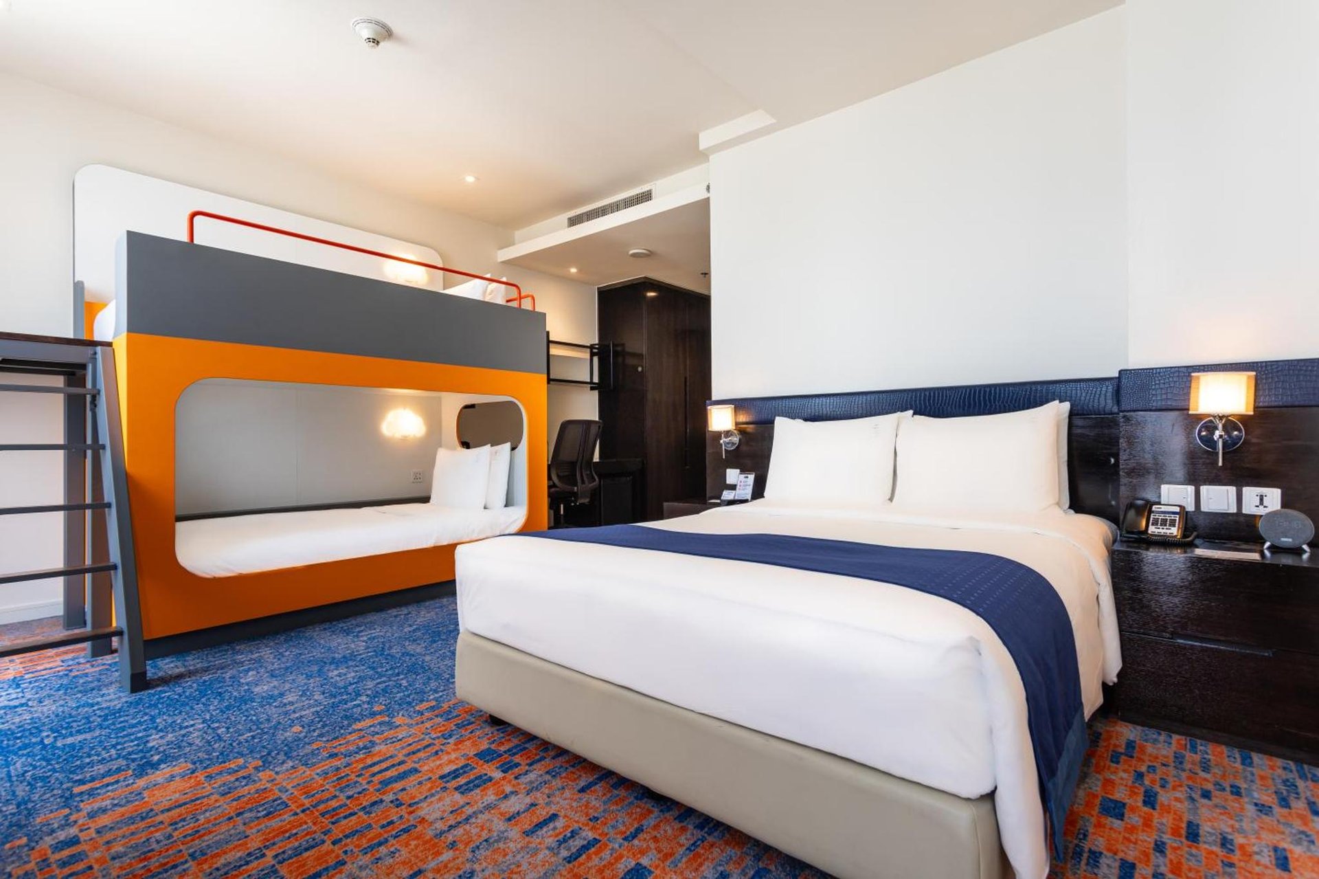 Holiday Inn Express Bangkok Siam by IHG photo 4