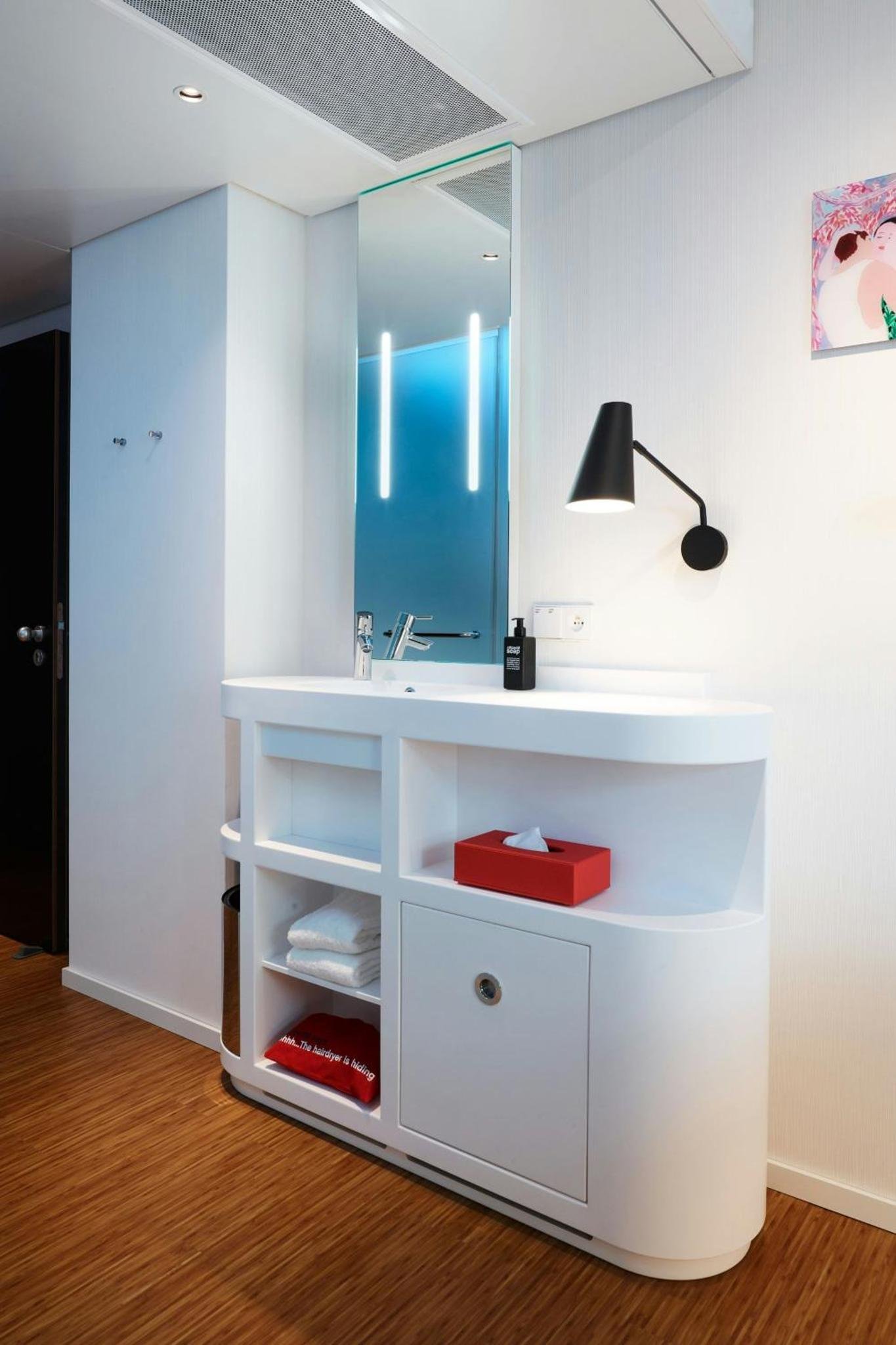 citizenM Paris Champs-Élysées photo 2