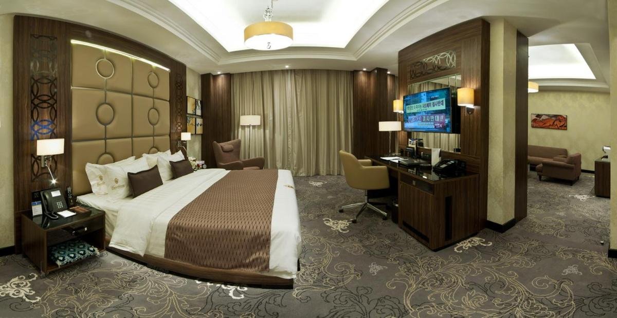Photo of Presidential Suite #3