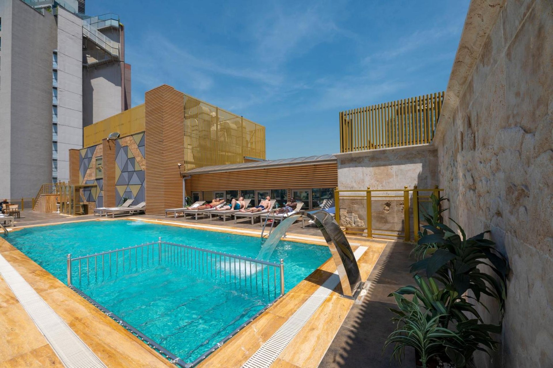 Ramada By Wyndham Istanbul Pera Taksim photo 3