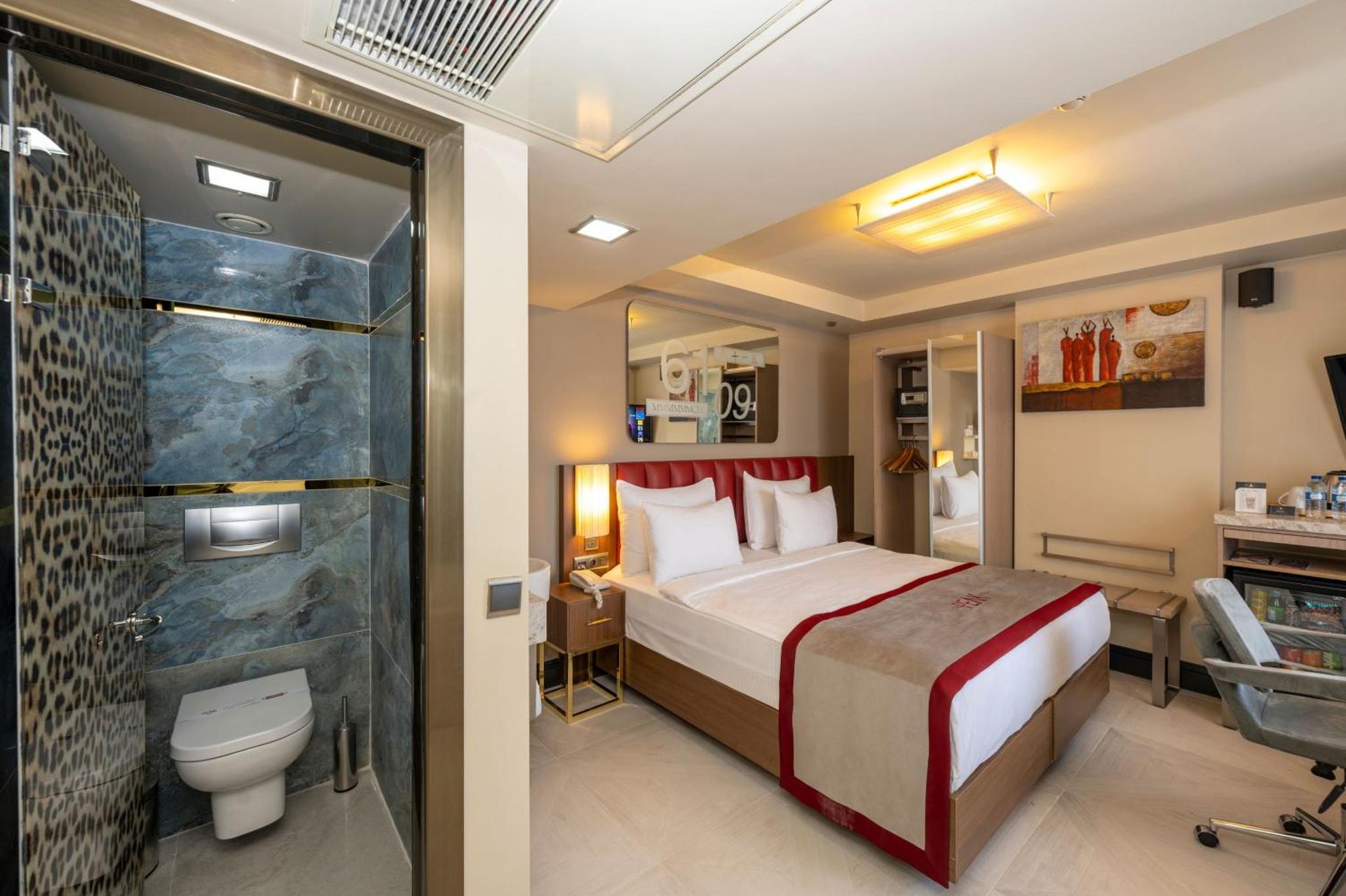 Ramada By Wyndham Istanbul Pera Taksim photo 2