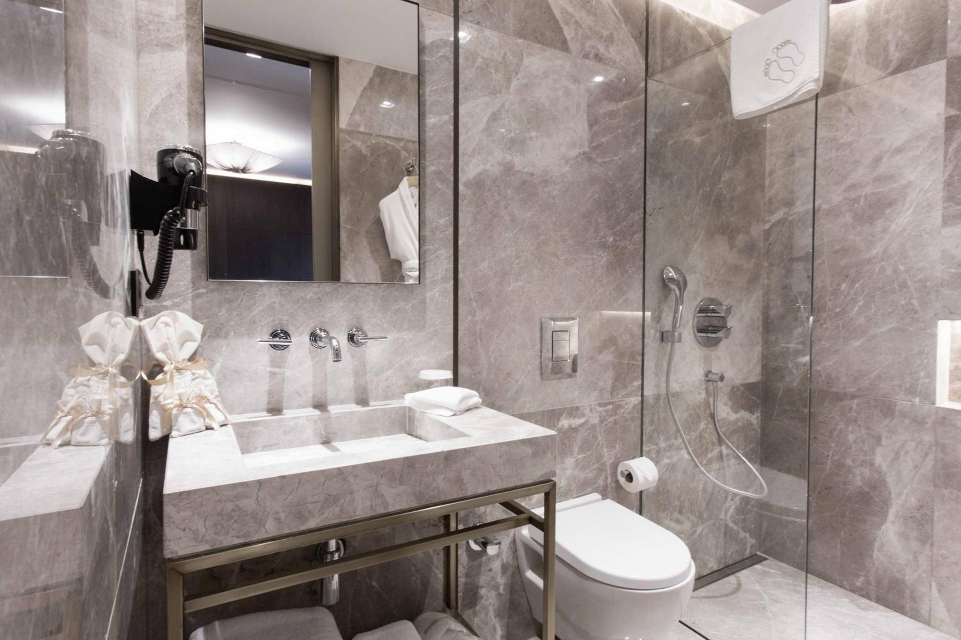 Noble22 Suites-Special Category photo 3