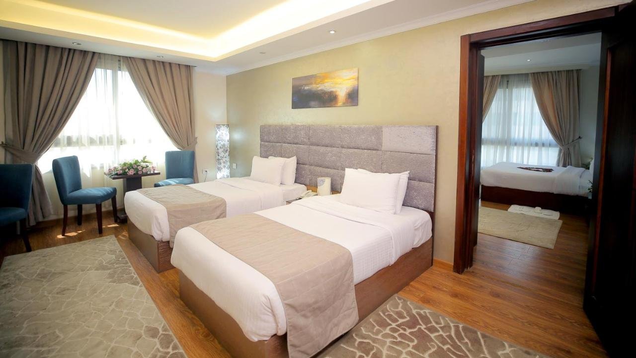 Photo of Deluxe Family Room #20