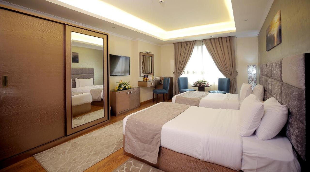 Photo of Deluxe Family Room #17