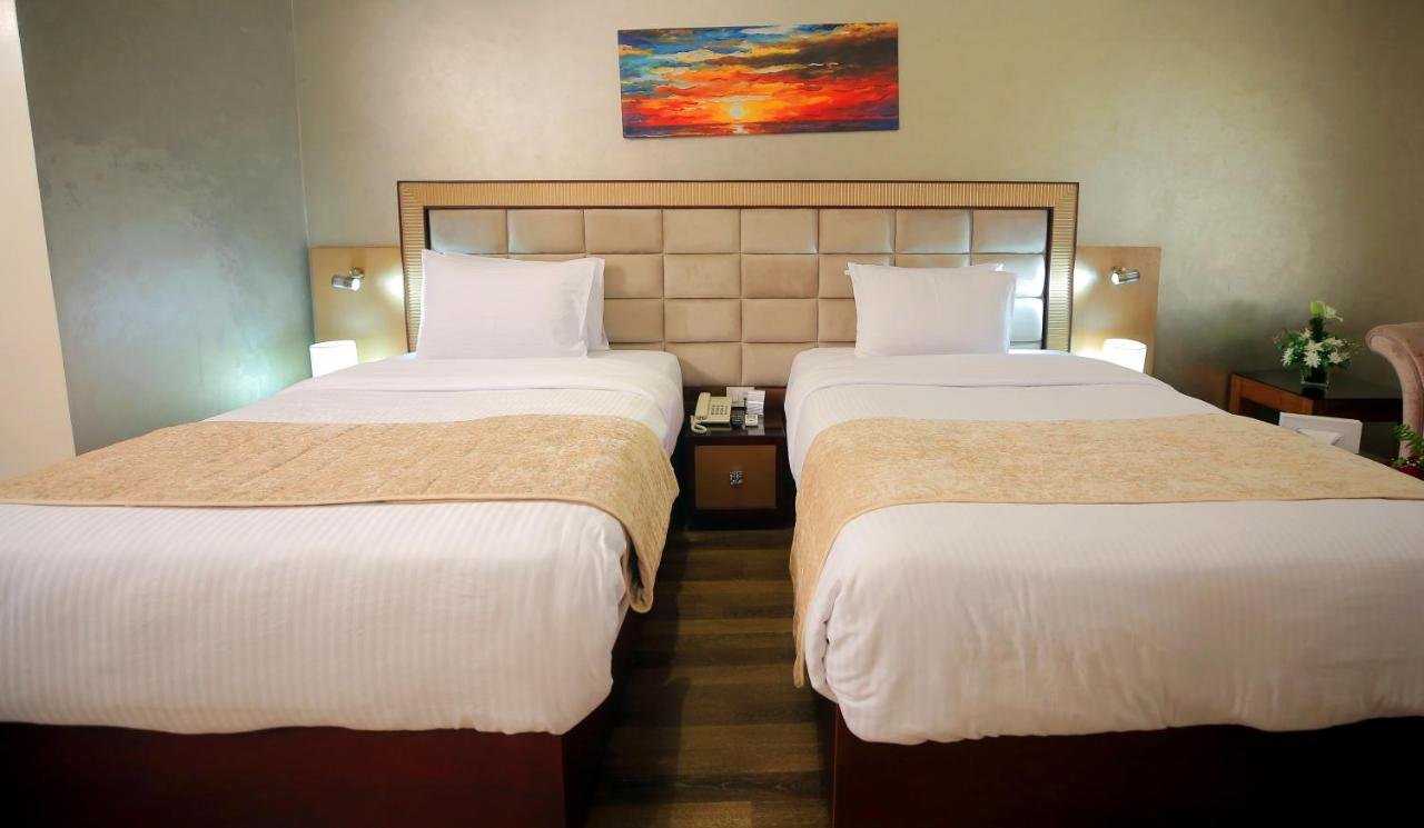 Deluxe Double Room (2 Adults + 1 Child)