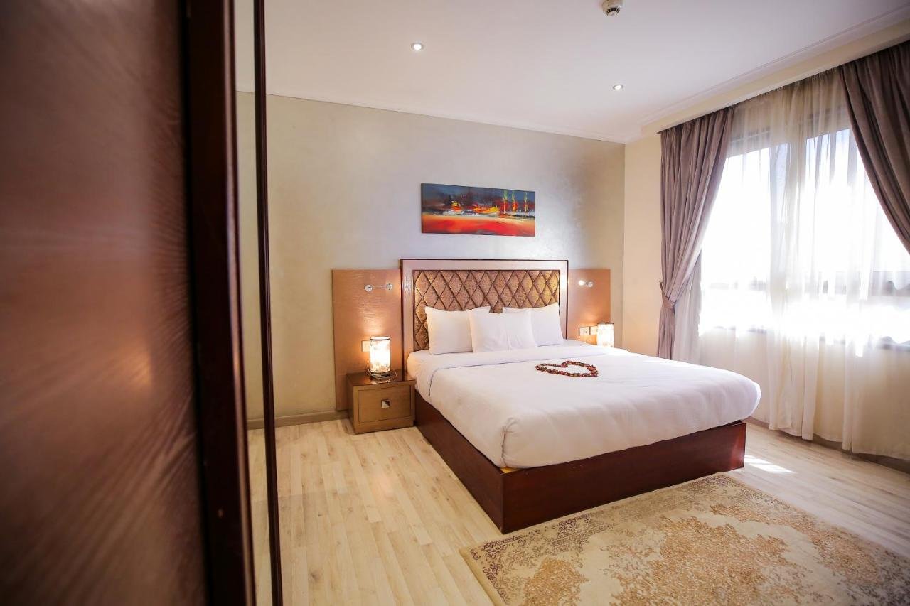 Photo of Superior Family Room #13