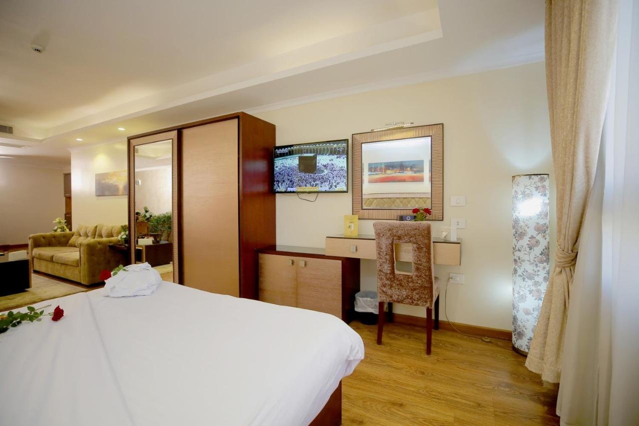 Photo of Junior Suite #19