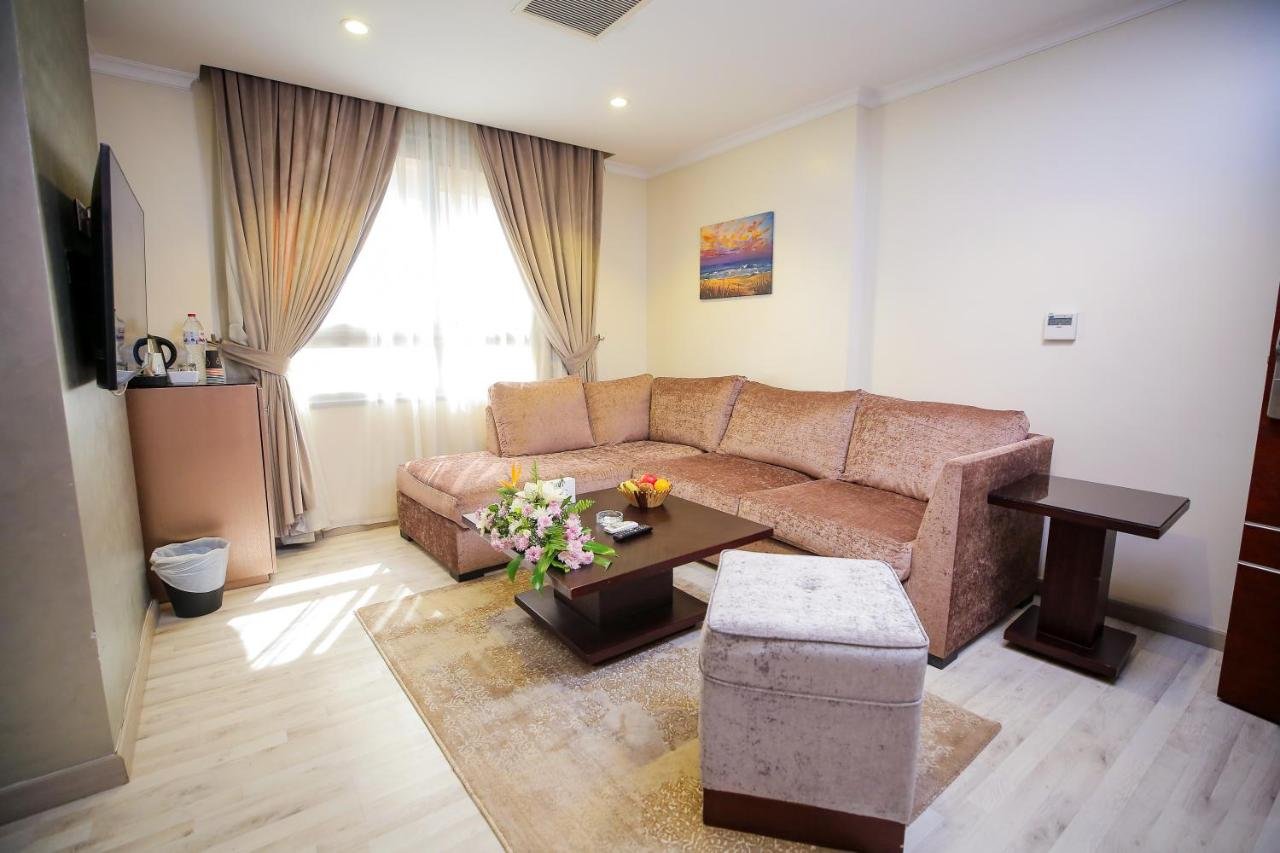 Photo of Superior Family Room #19