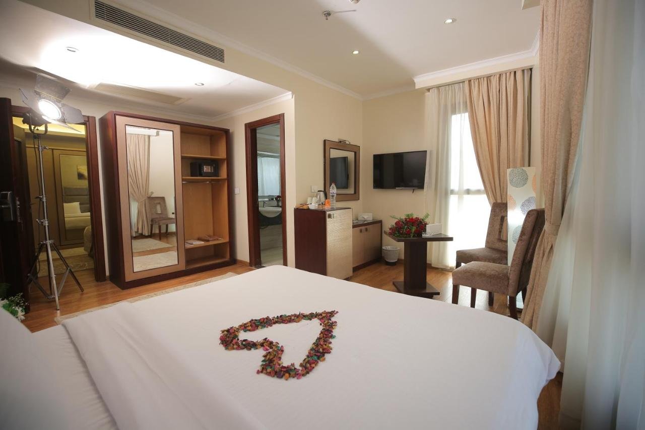 Photo of Deluxe Family Room #0