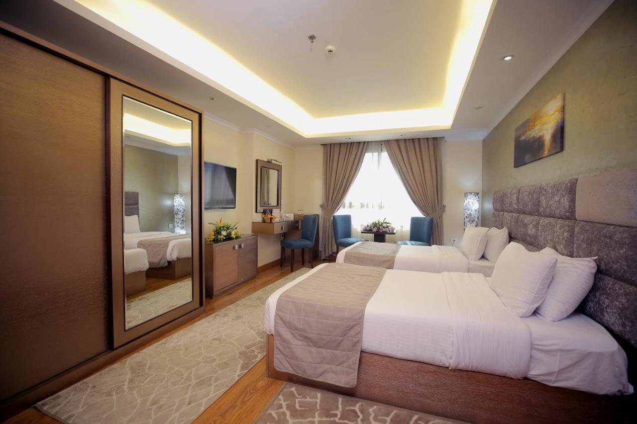 Photo of Deluxe Family Room #13