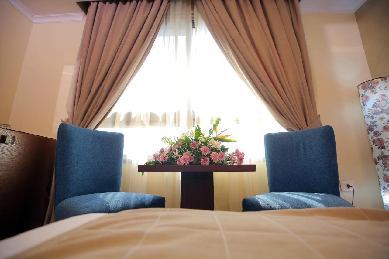 Photo of Deluxe Family Room #19