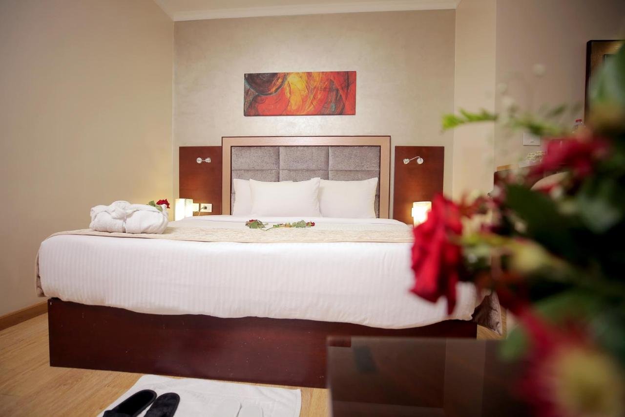 Photo of Superior King Room #12