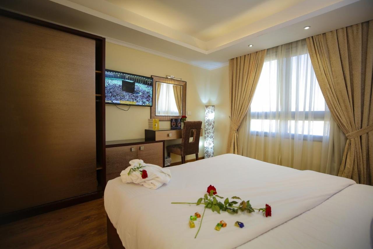 Photo of Junior Suite #17