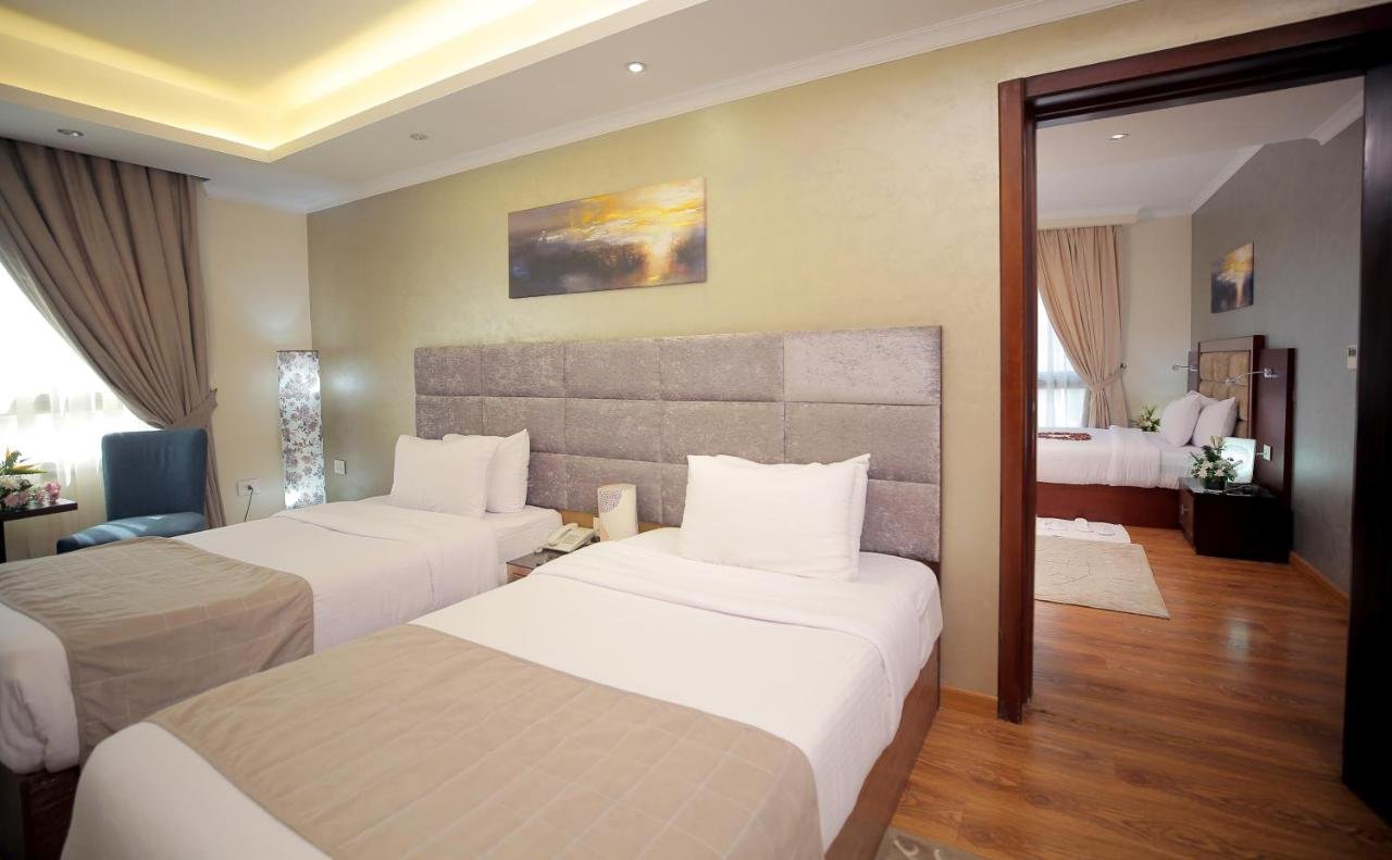 Photo of Deluxe Family Room #7