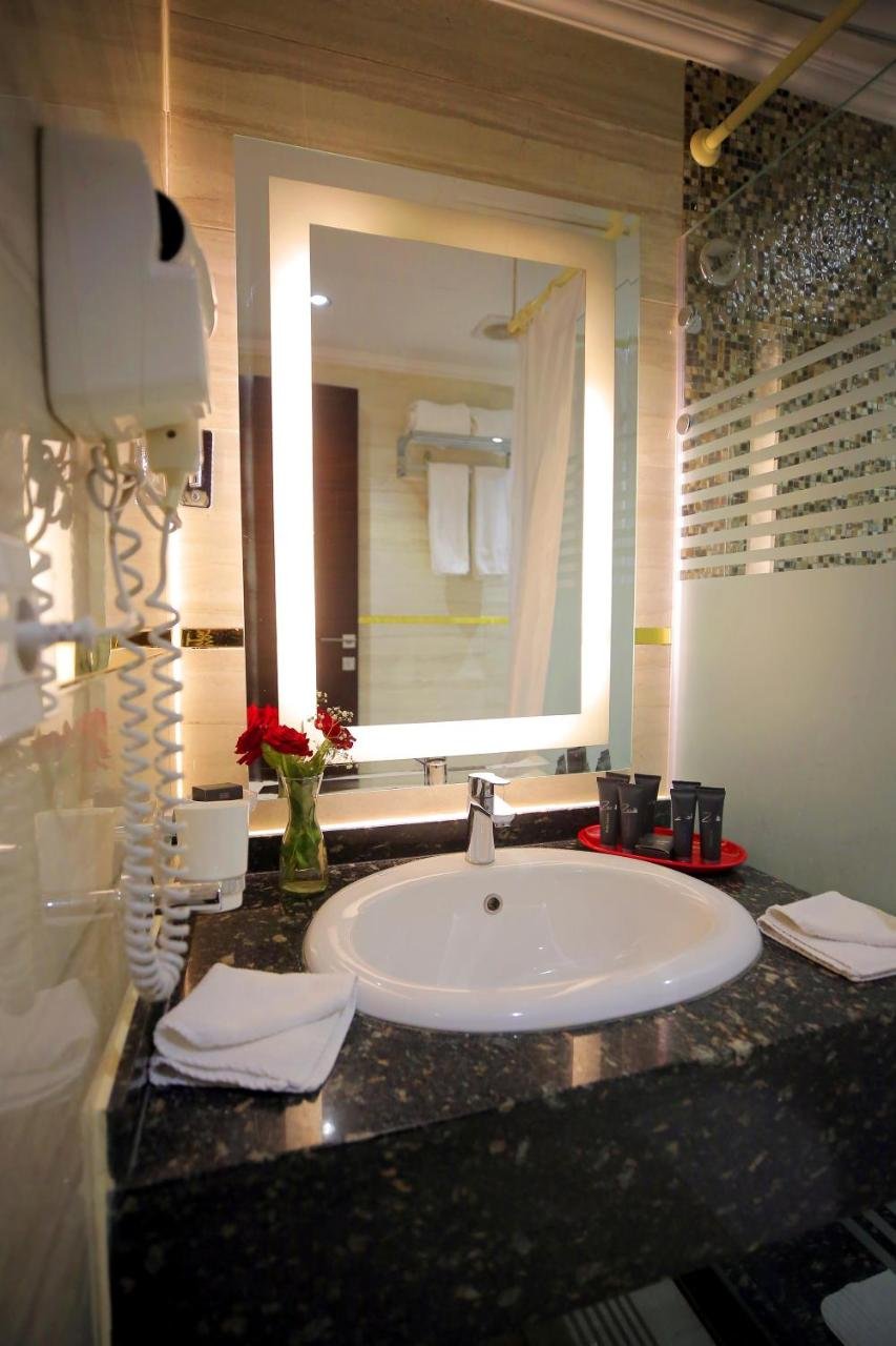 Photo of One-Bedroom Suite #4