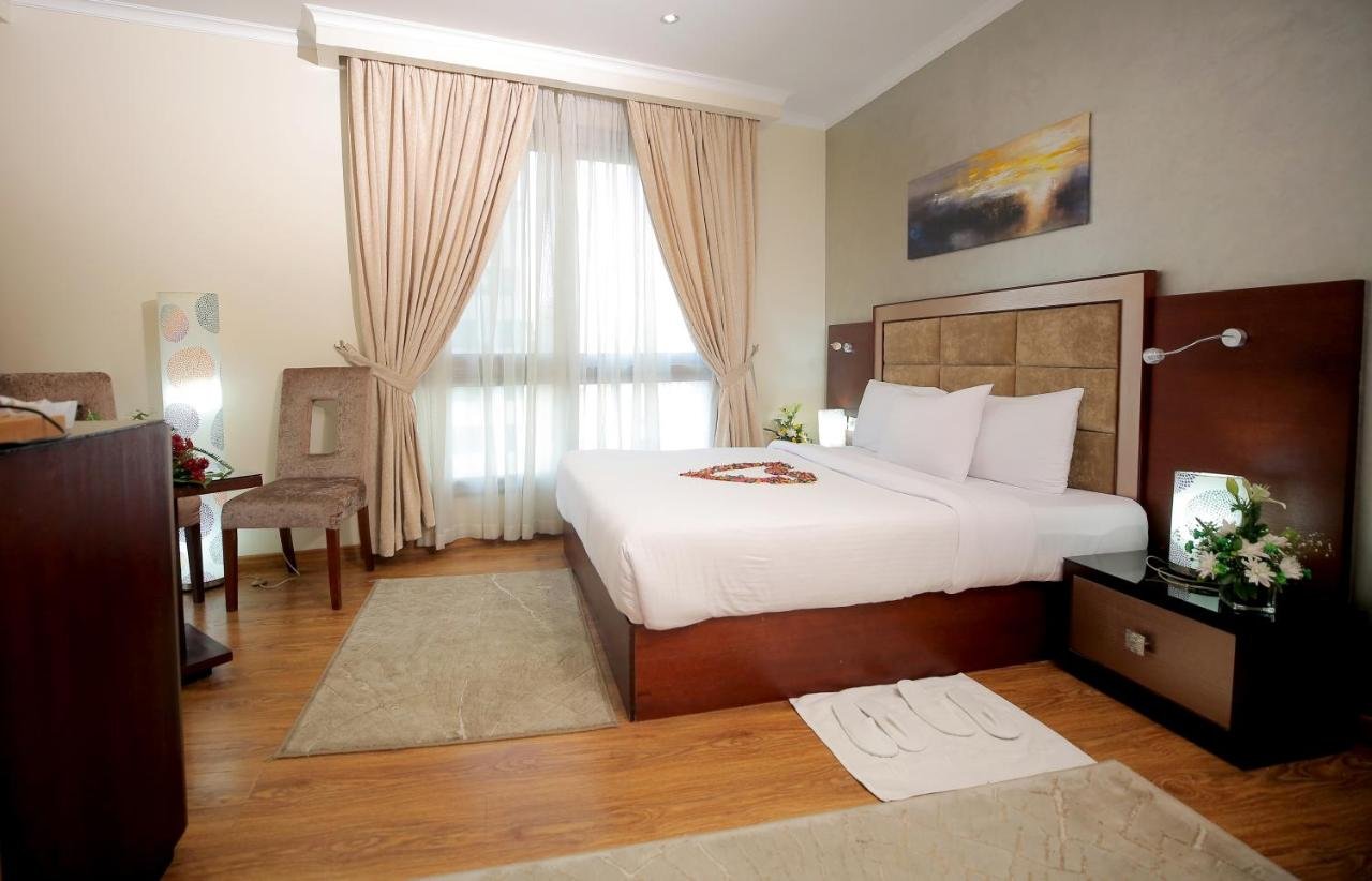 Photo of Deluxe Family Room #11