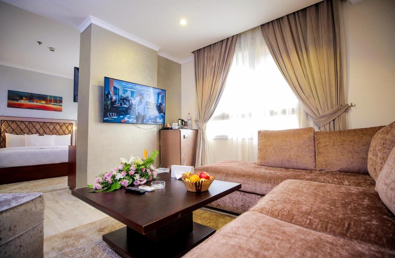 Photo of Superior Family Room #16