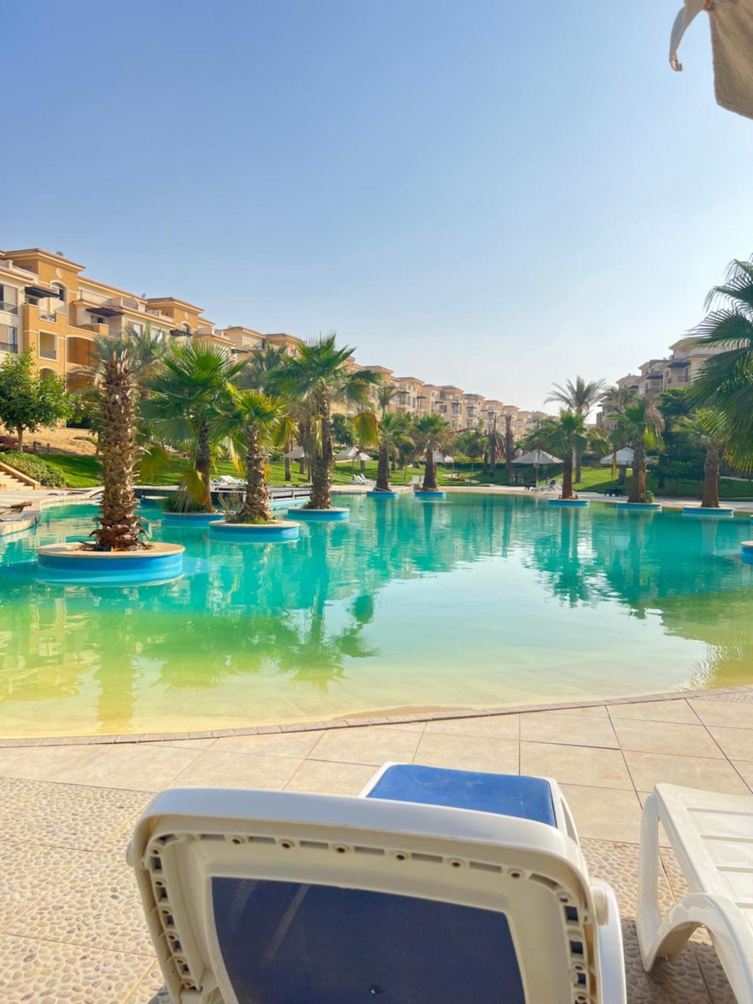 Ultra Luxury 3BR with Pools ,Sports ,Dining in Gated compound, Close to all sites photo 3
