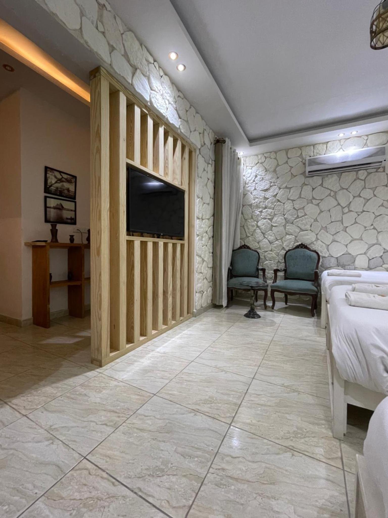 Cheristo pyramids view inn photo 4