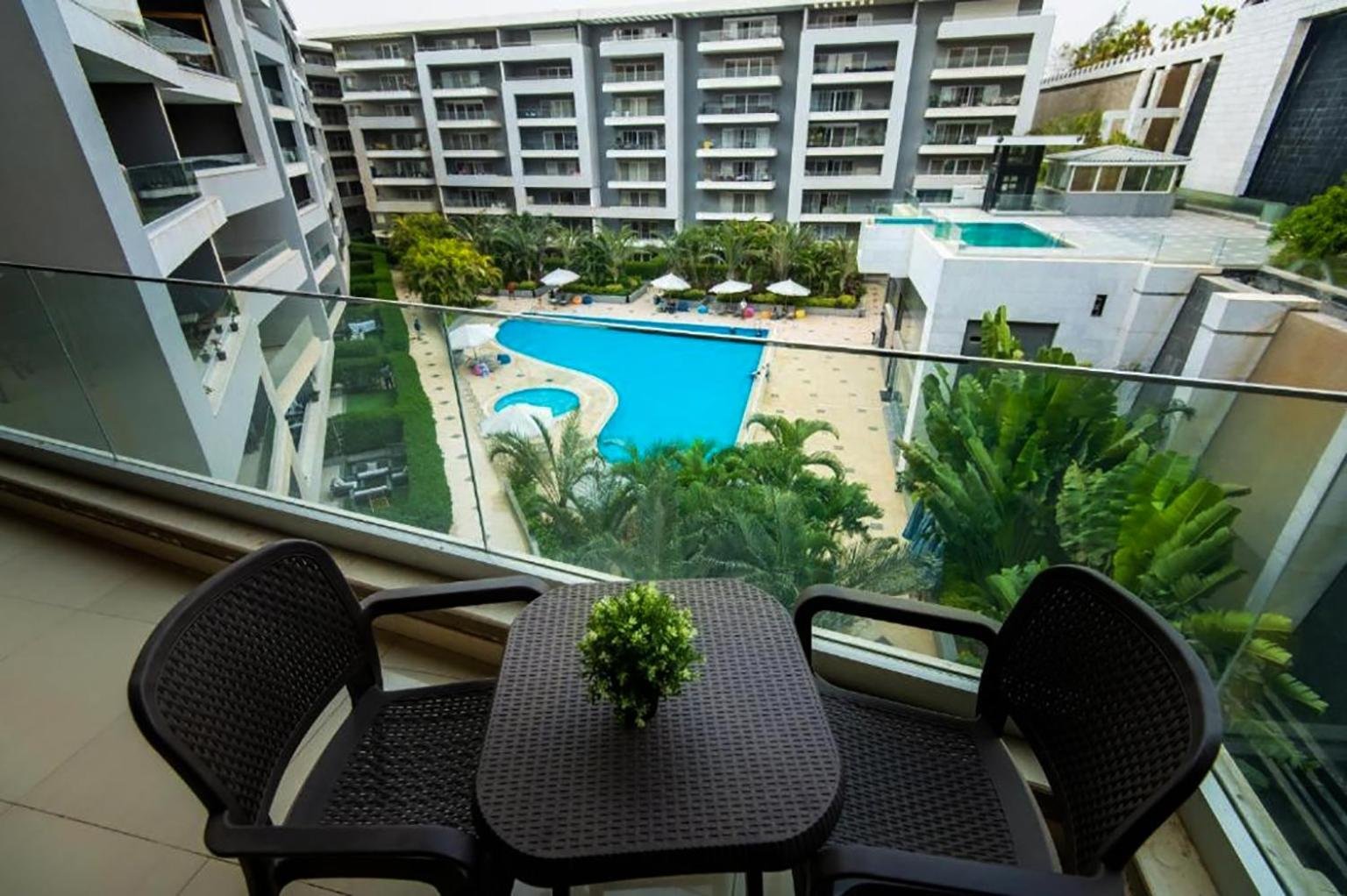 The Expert in Ocean Blue Near Airport - No Pool Access photo 4