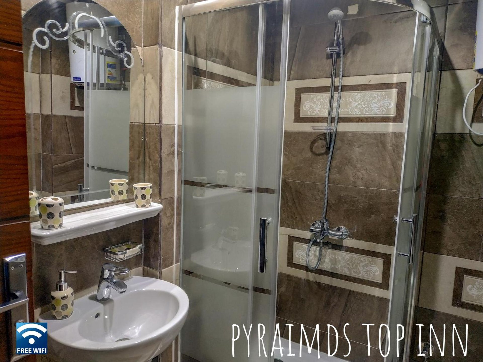 Pyramids Top Inn photo 2