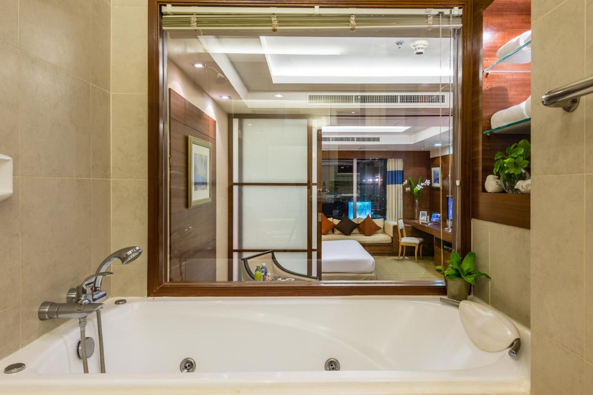 Jasmine City Hotel photo 2