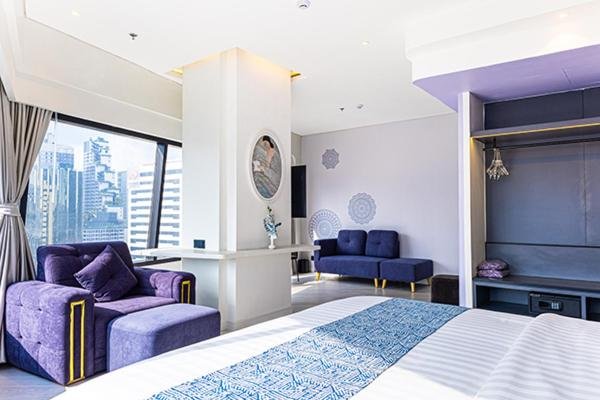 Queensland Hotel Bangkok photo 1
