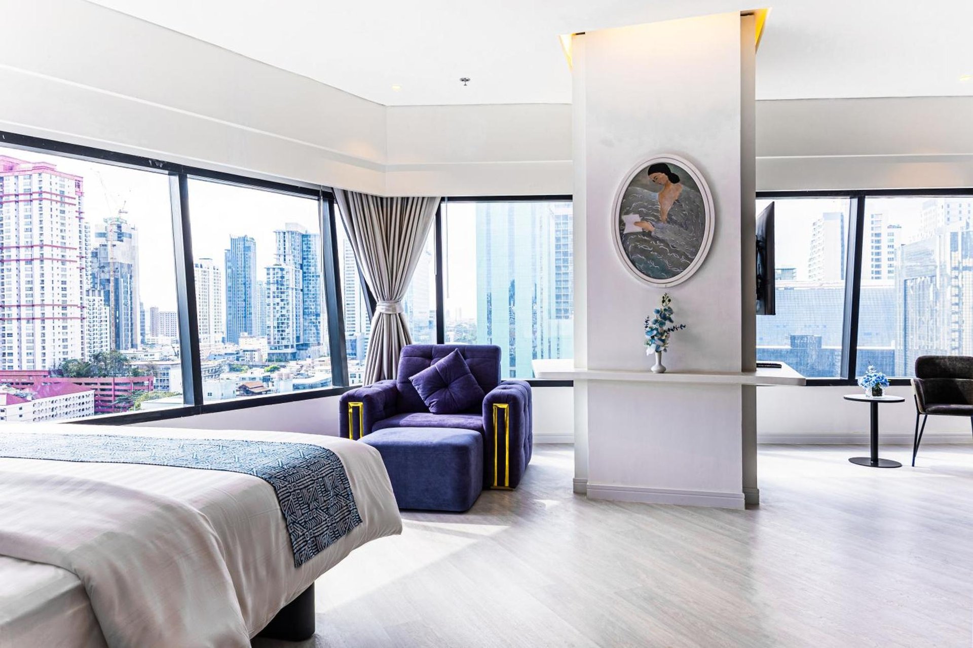 Queensland Hotel Bangkok photo 2