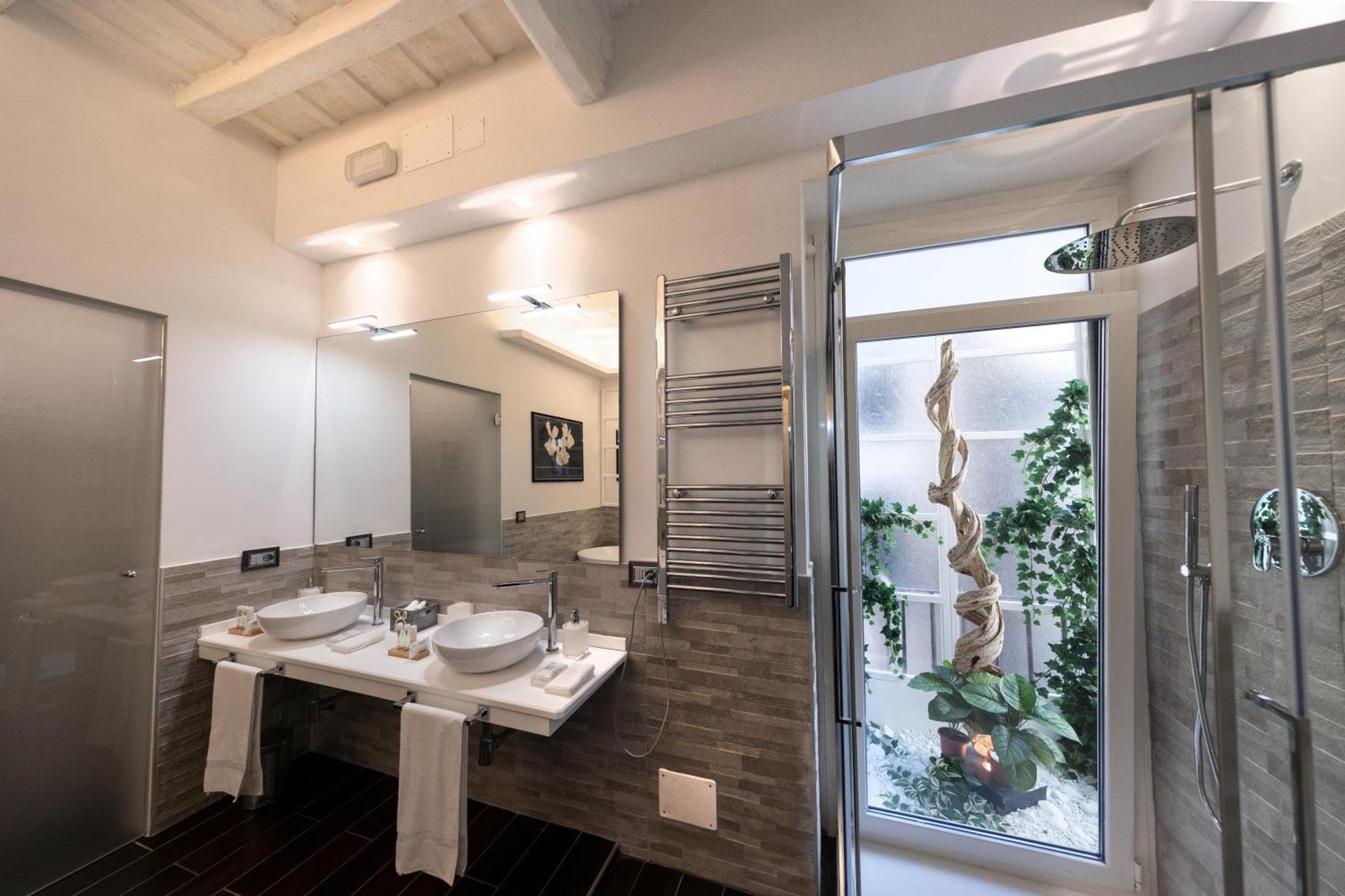 Barcaccia Luxury Suites photo 2