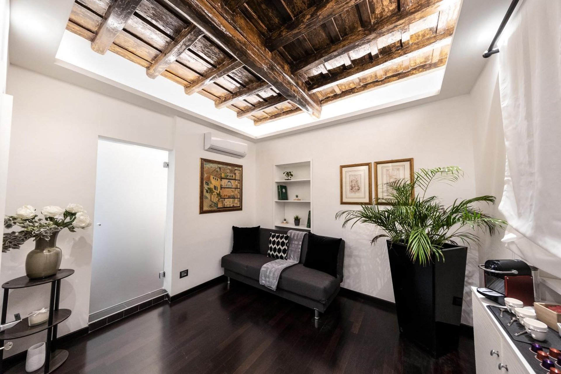 Barcaccia Luxury Suites photo 3