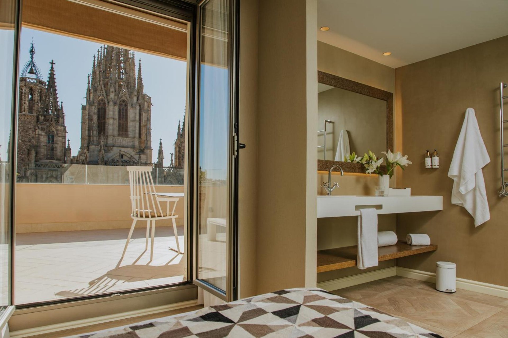 Lamaro Hotel Barcelona - Preferred Hotels & Resorts - Lifestyle Collection photo 2