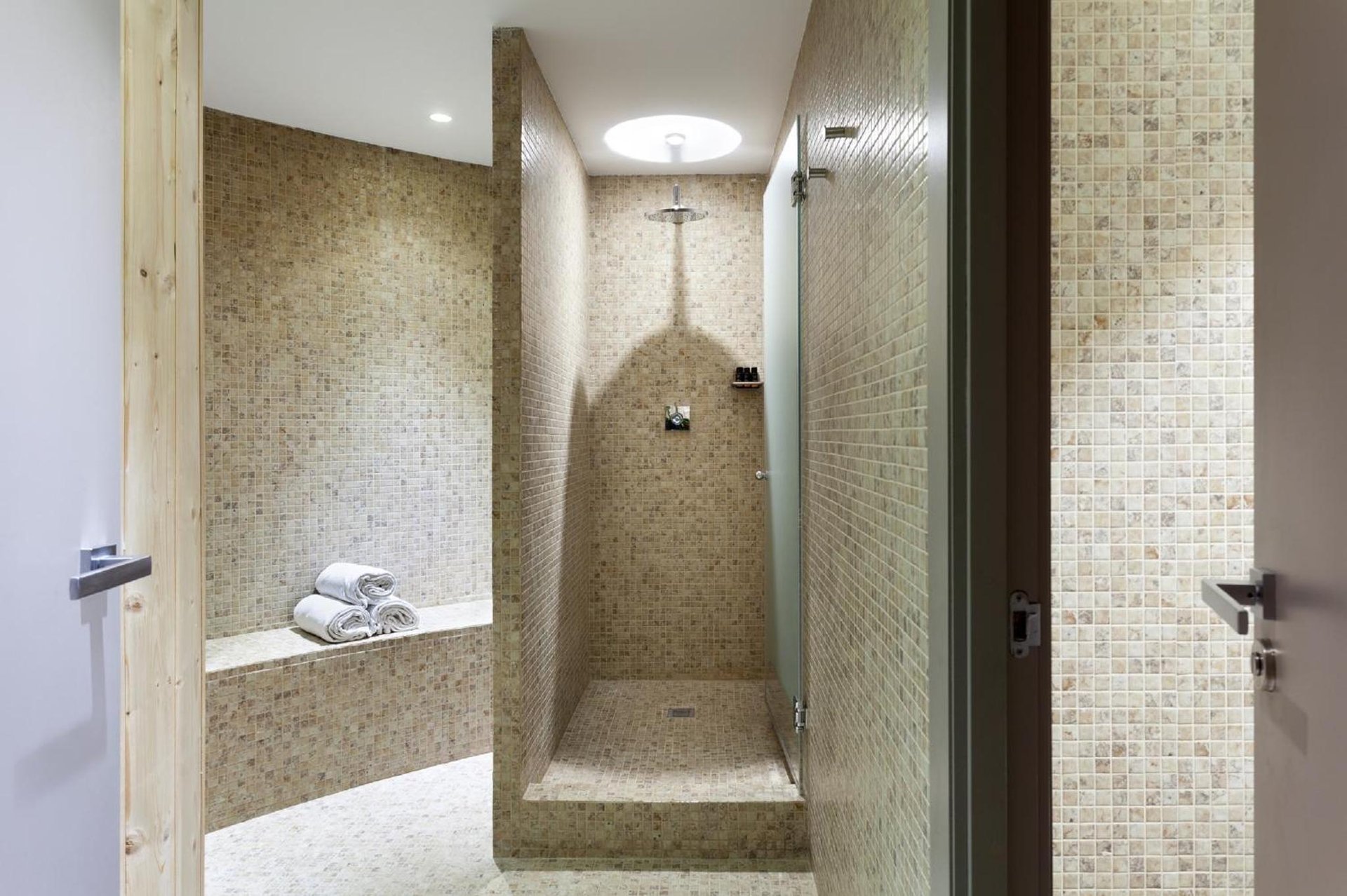 Hotel Condes de Barcelona photo 2
