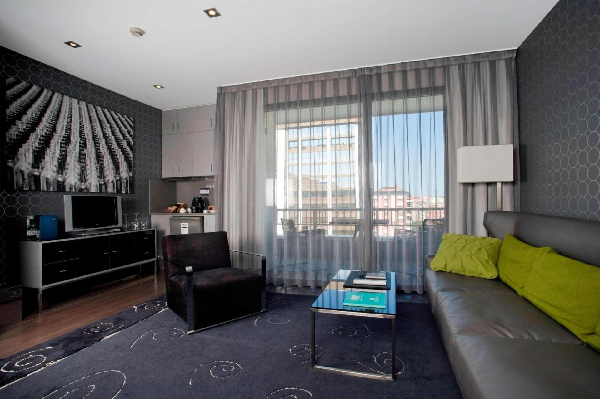 AC Hotel Victoria Suites by Marriott photo 4
