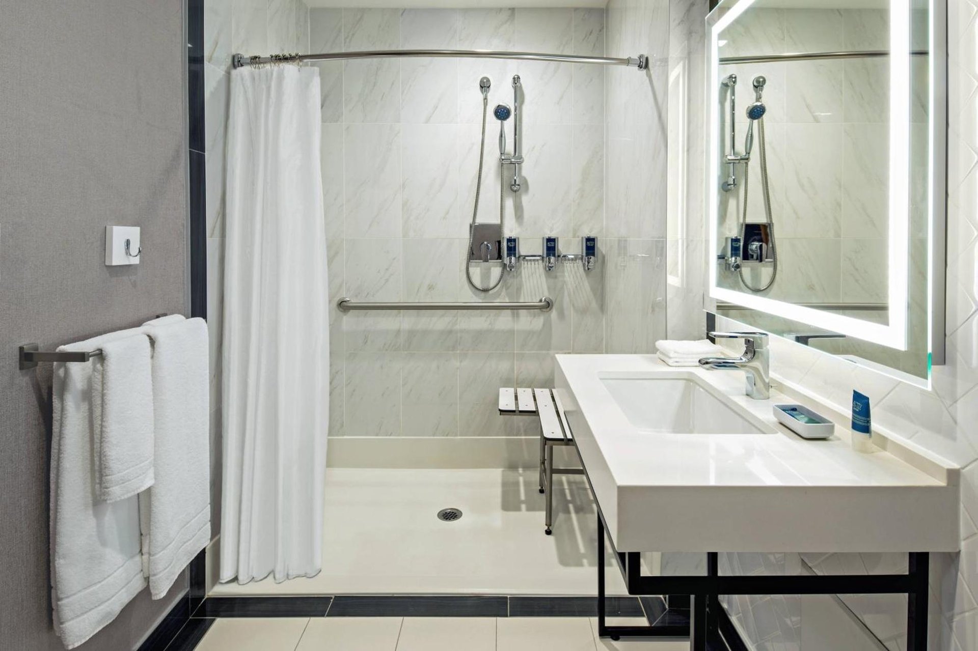 Four Points by Sheraton Manhattan Midtown West photo 2