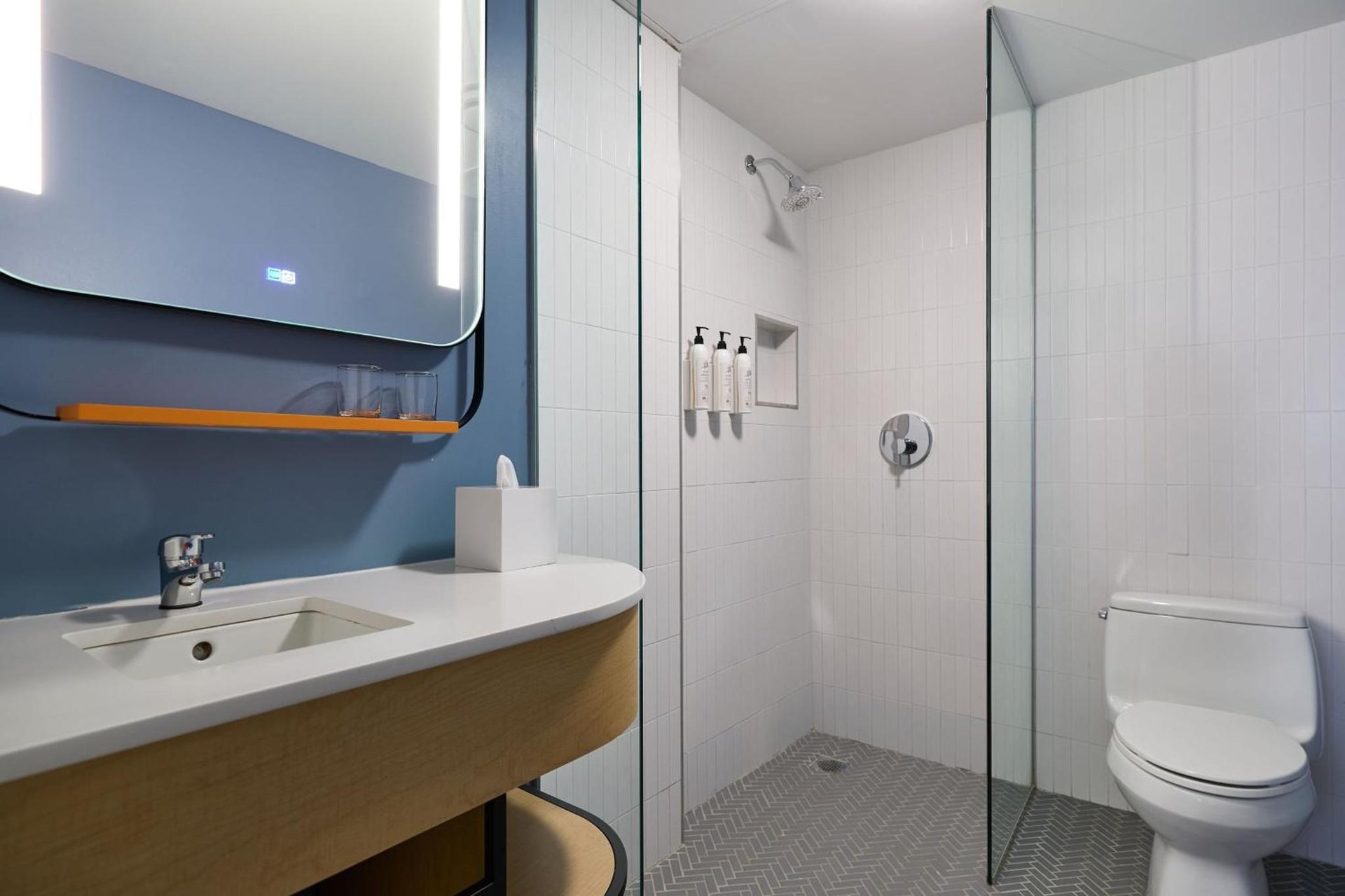 Delta Hotels by Marriott New York Times Square photo 2