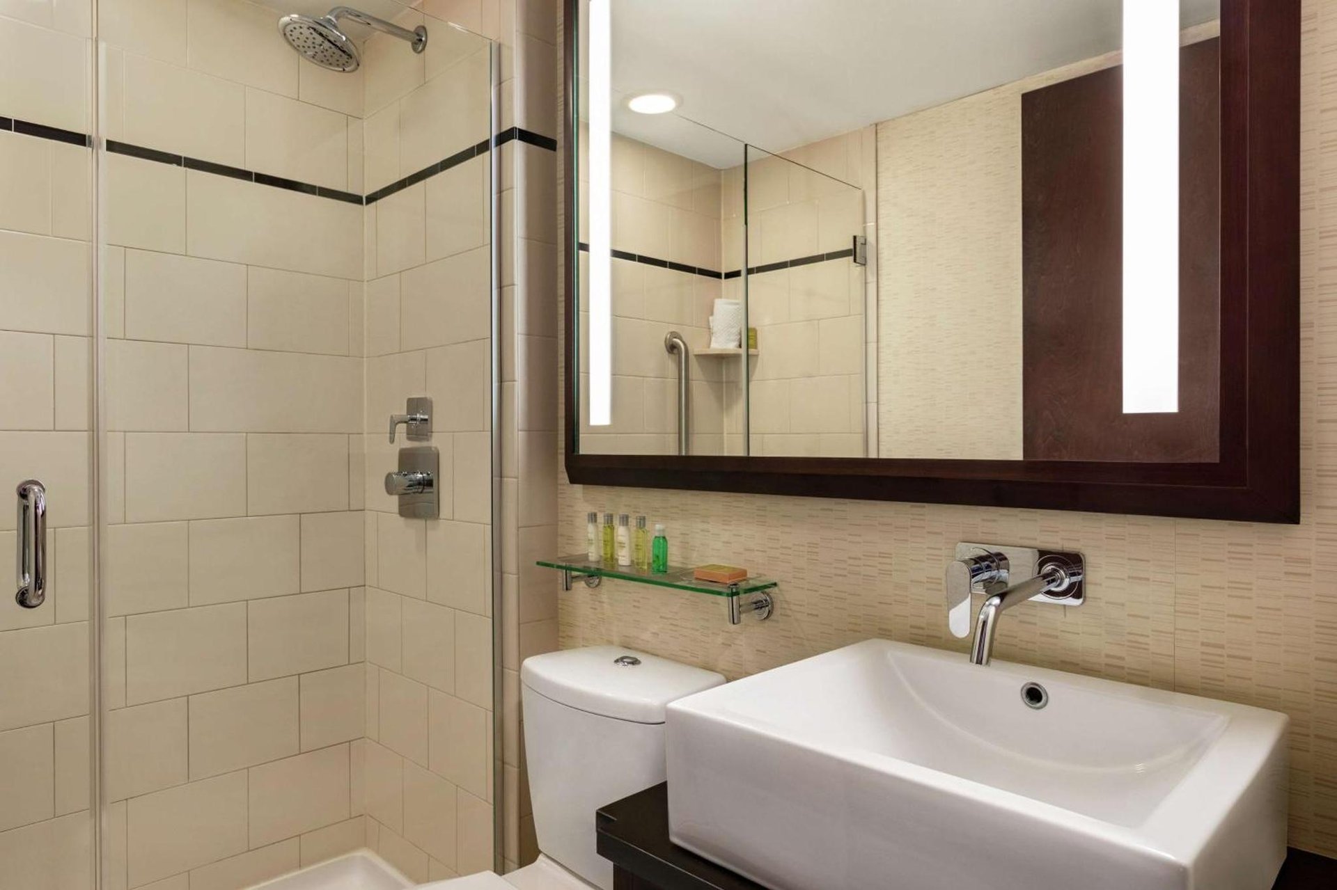 DoubleTree by Hilton New York Downtown photo 2