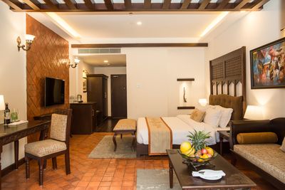 Elevated Deluxe Mountain View King Room