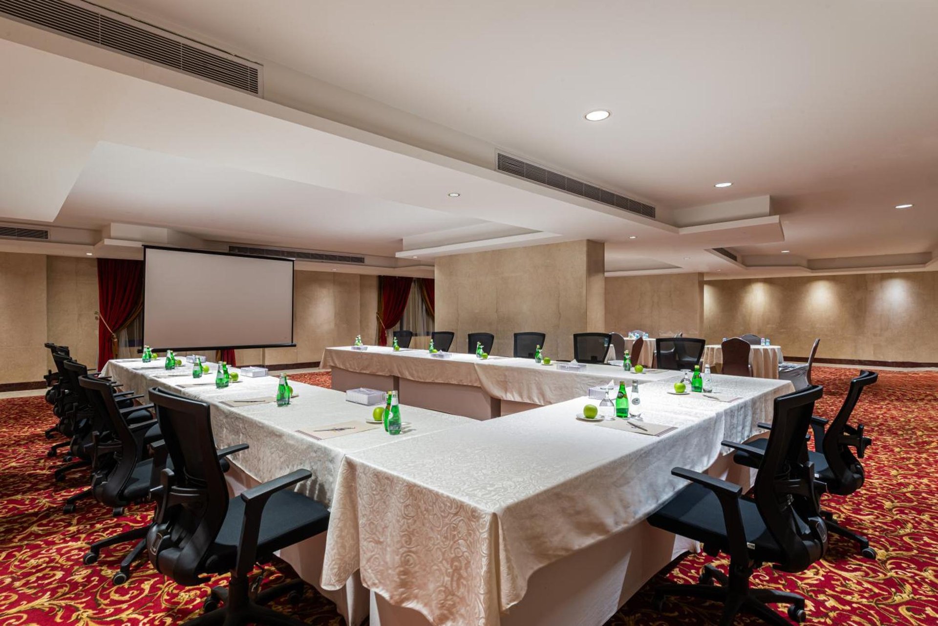Razana Al Rawdha Hotel