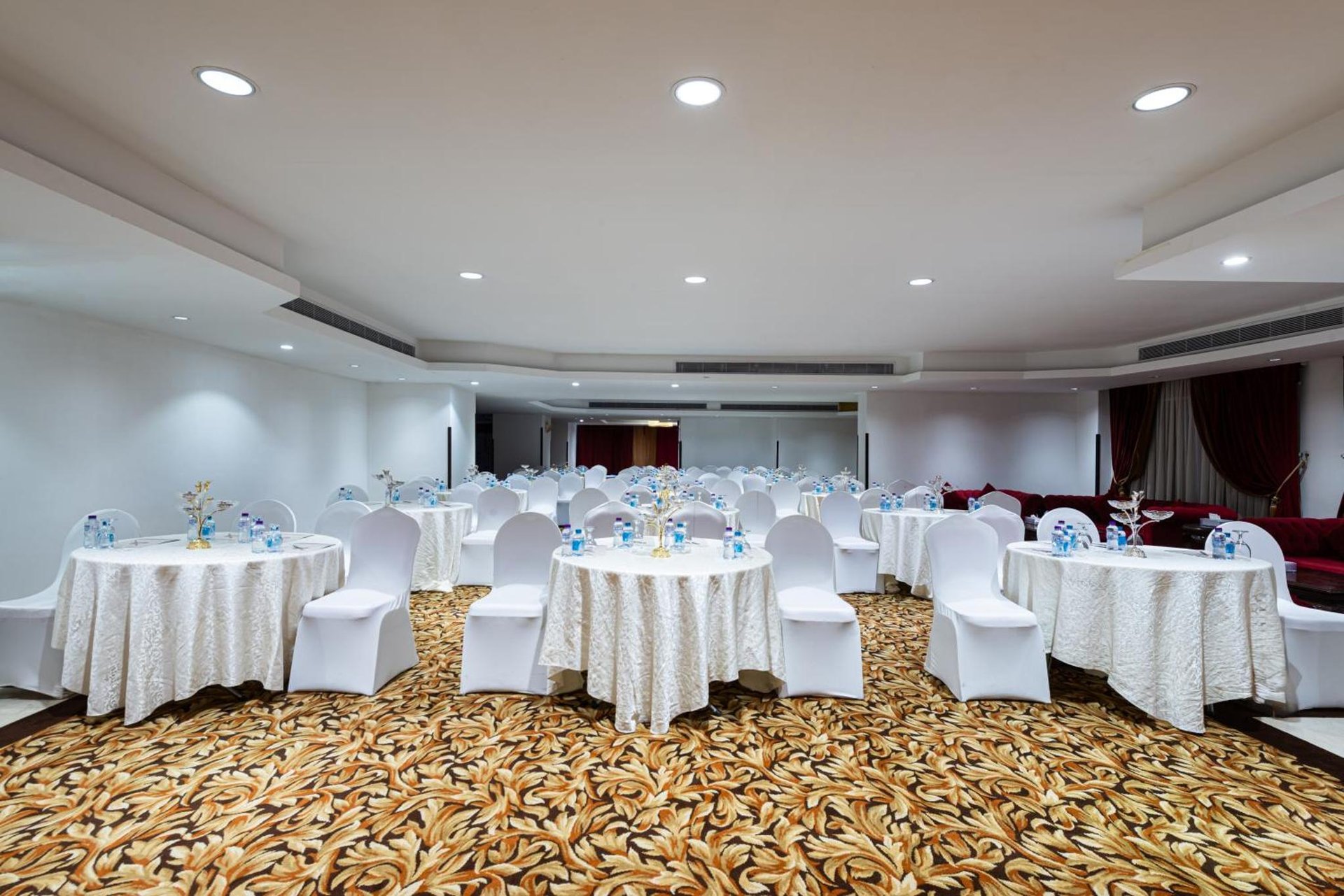Razana Al Rawdha Hotel