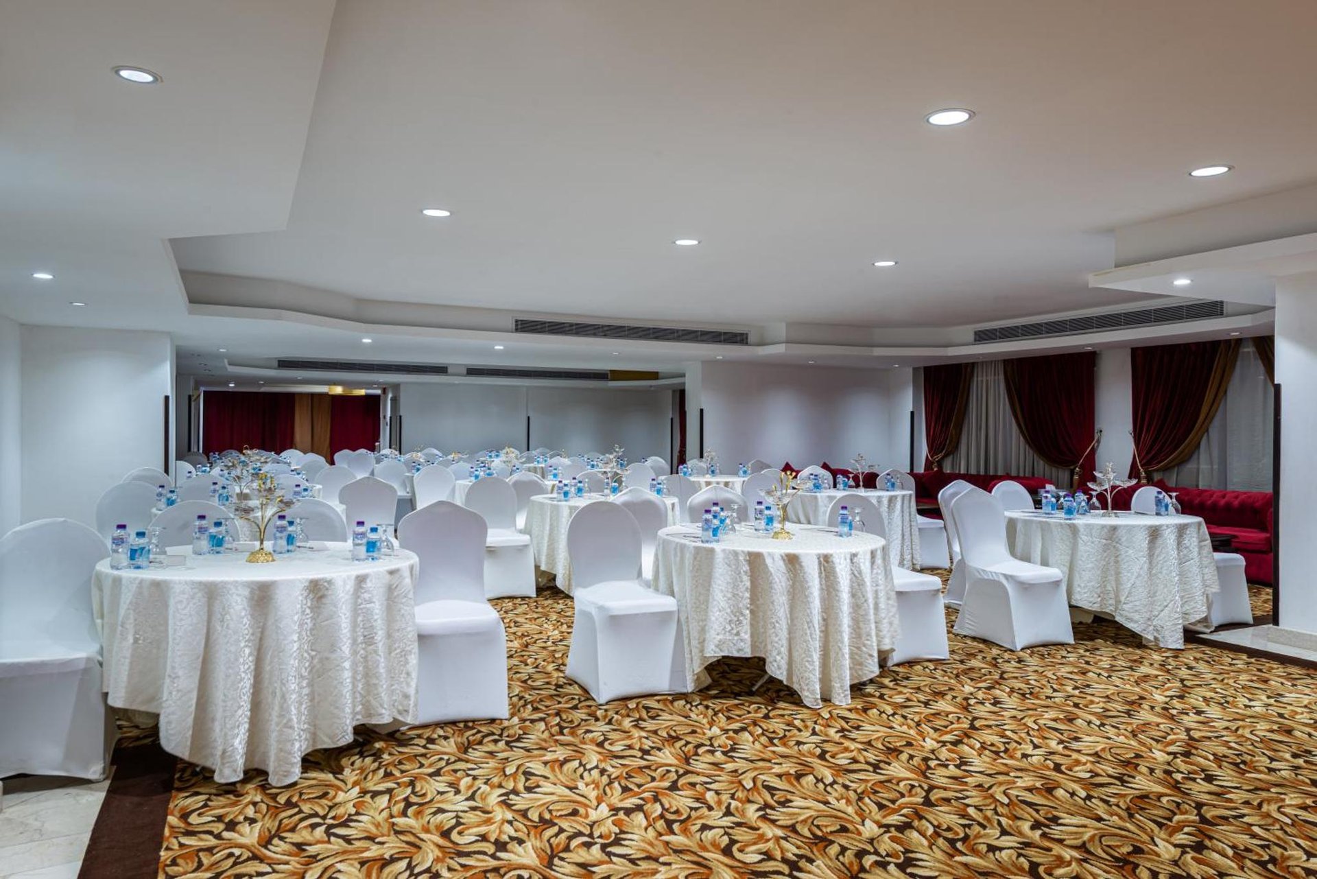 Razana Al Rawdha Hotel
