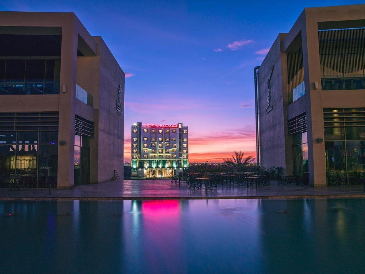 Boulevard Oman Hotel - Image 1