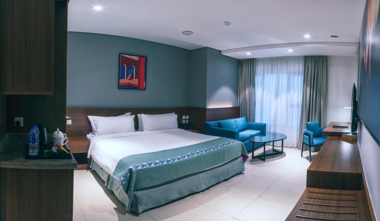 Photo of Deluxe Room with Courtyard View #3